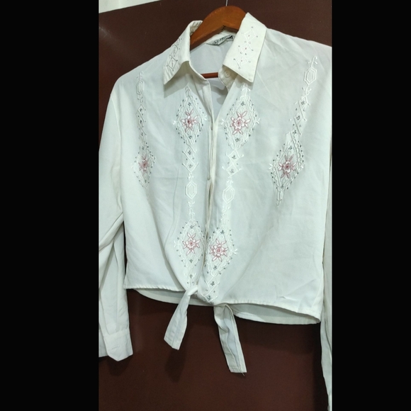 Crop Knot Shirt - Picture 2 of 9